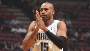 VinceCarterVsNets(Getty) Vince Carter scored 16 points in his return to New Jersey but left the game with an ankle injury. (GETTY IMAGES)