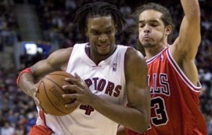 ChrisBosh_driveonJoakimNoah