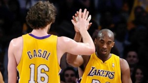 PauGasol-highfives-KobeBryant