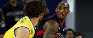 Kobe-Bryant-beijing-olympics-vs-australia-ap